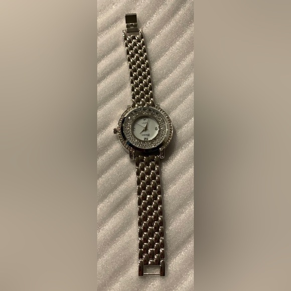 #J947 - Geneva Platinum Ladies Watch w/Floating Crystal Accents (NEW BATTERY) - Picture 4 of 13